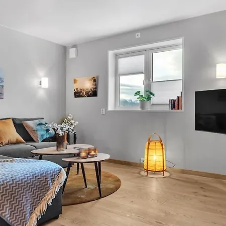 Modern Easy-living In Neighborhood * Tromso