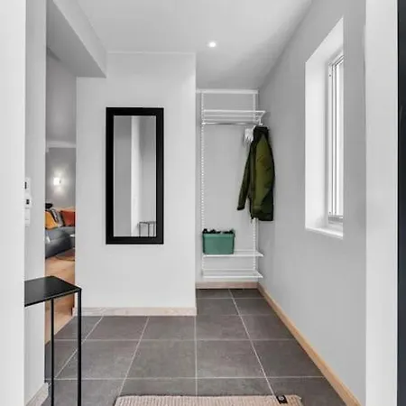 Modern Easy-living In Neighborhood Tromso