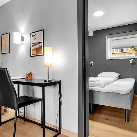 Modern Easy-living In Neighborhood