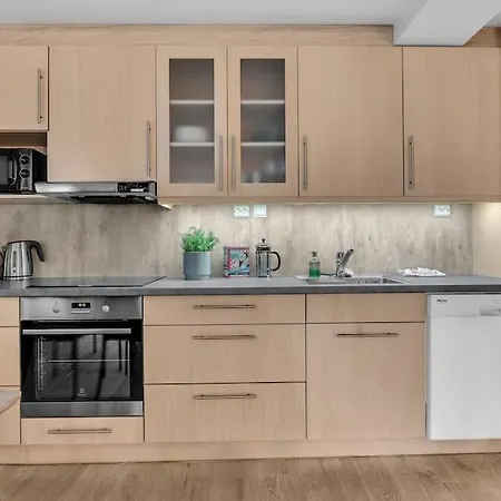 Apartment Modern Easy-living In Neighborhood *